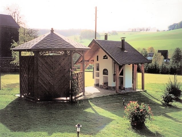 Backhaus mit Grill
